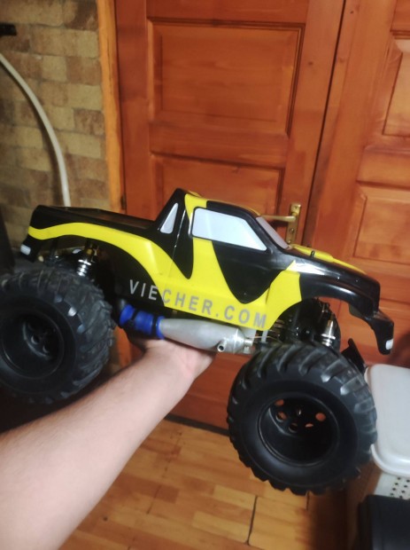 RC nitro kocsi