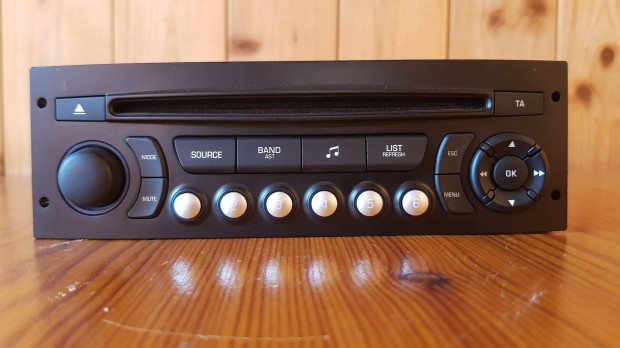 RD45 (eredeti, gyri) - Bluetooth telefon s streaming + USB