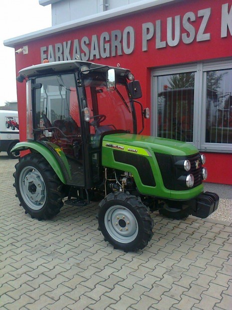 RD-254 fülkés új traktor