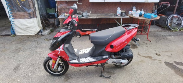 REx Rs 750 s Honda robogk