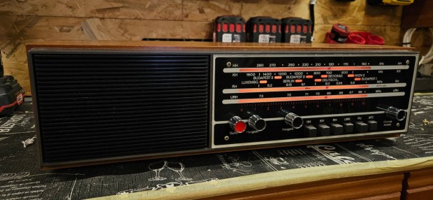 RFT és Unitra retro rádió a 70-es évekből - egyben Foxpost az árban!