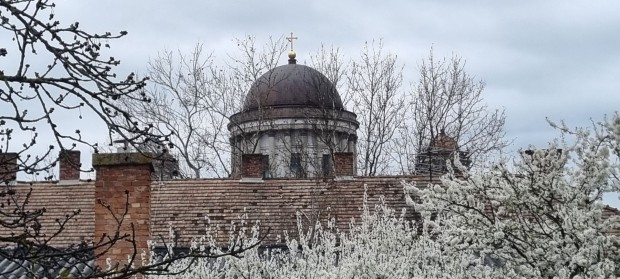 RITKASG Esztergomban a BAZILIKA lbnl elad, akr 2 genercis hz