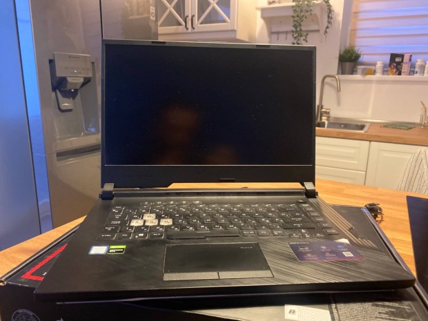 ROG Strix Gamer Laptop G531G win10proval