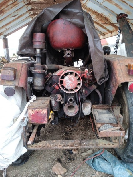 RS 09 kistraktor elad� 