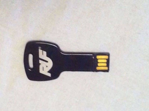 RUF Porsche 2.0 USB kulcs pendrive 4 GB