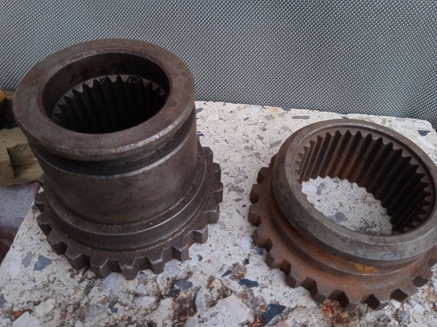 R�ba Kapcsol� h�vely elad�