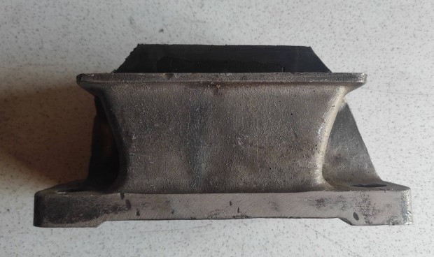 Rába döntött turbós motorhoz motortartóbak