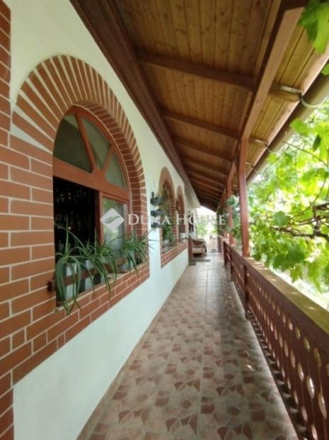 R�baszentmih�lyi 156 nm-es h�z elad�