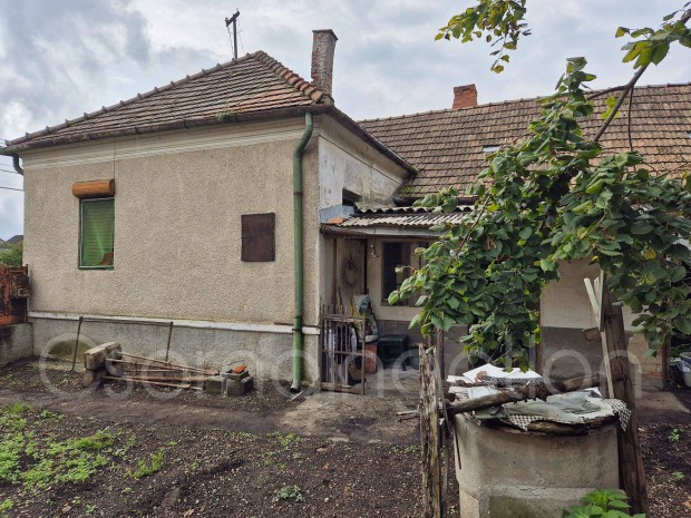 R�batam�si - 1975-ben �p�lt csal�di h�z elad�