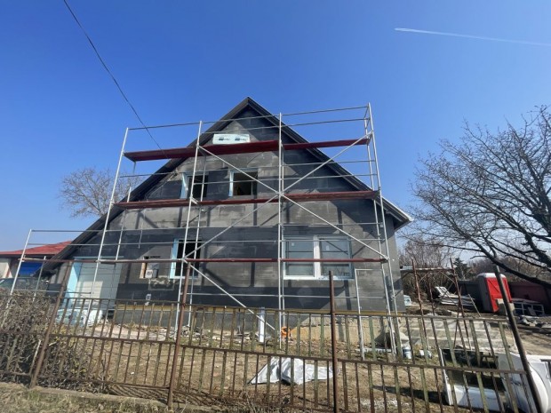 R�ckereszt�r, Vir�g utca, 130 m2-es, csal�di h�z, 4 szob�s,