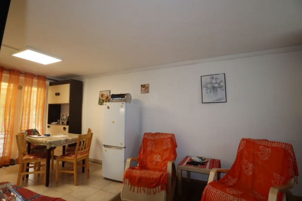 Ráckeve, Birsalma közhöz közeli utca, 43 m2-es, üdülő, 2+1 félszobás