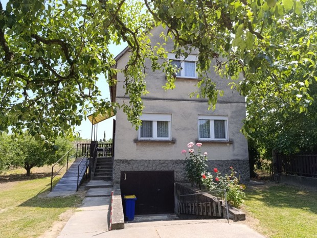 Ráckeve, Ráckeve Új telep, 120 m2-es, családi ház, 4+1 félszobás