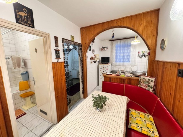 R�ckeve belv�ros�ban kiv�l� �r/�rt�k ar�ny� lak�s elad�