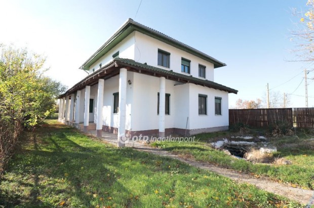 R�ckevei 213 nm-es h�z elad�