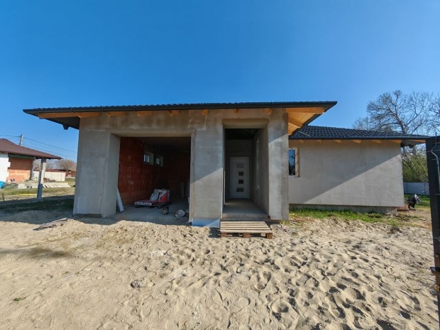 R�ckevei elad� 117 nm-es h�z