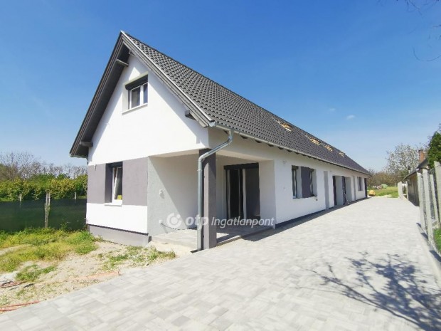 R�ckevei elad� 128 nm-es h�z