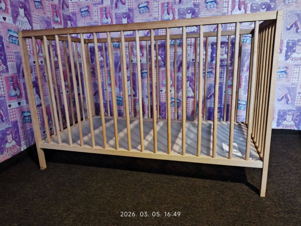 R�csos baba �gy, �jszer�.+k�kusz matrac al�, leped�kkel