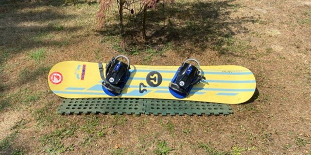 Rad Air snowboard
