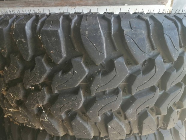 Radar Renegade r7 M/T 285/70r 17