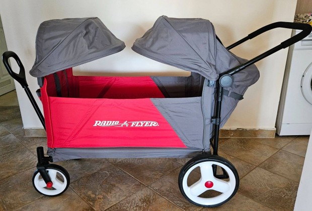 Radio Flyer wagon babakocsi