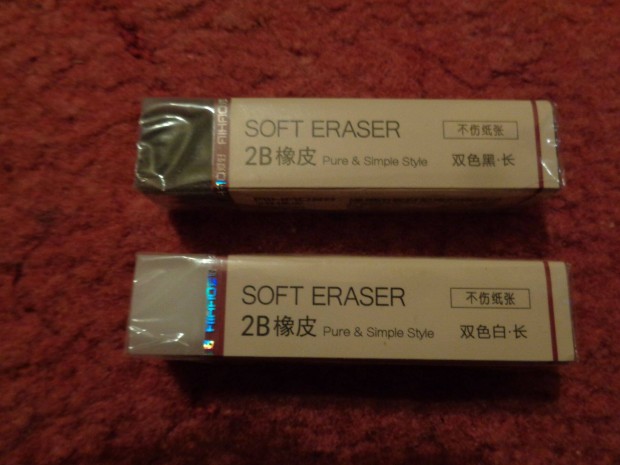 Radírok: 2 db soft eraser radír 2B, együtt (fekete és fehér)