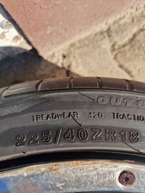 Radius alufelni 5x112 225/40/18as gumival szerelt alufelni elad� 