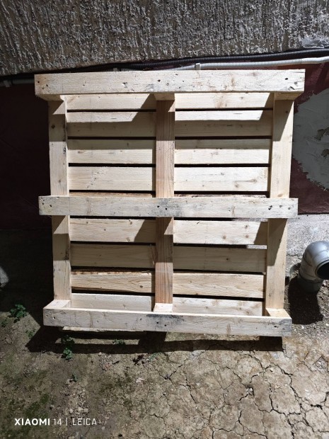 Raklap 100*100-as elad.