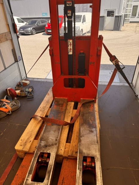 Raklap emel� targonca