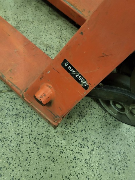 Raklapemelő Rövid béka 2.5T eladó!