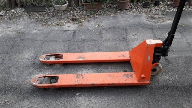 Raklapemel bka Toyota