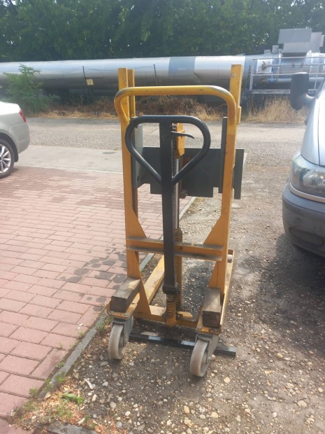 Raklapemelő béka , magasemelesű béke,targonca