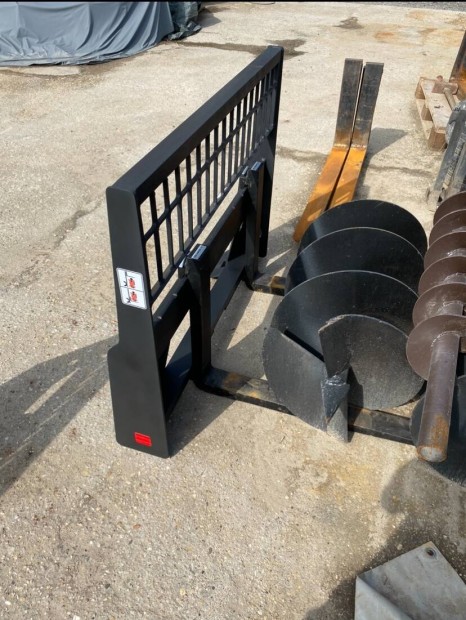 Raklapvilla Bobcat rakodra