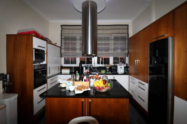 R�k�czi Ferenc utc�ban, 5 szob�s csal�di h�z kiad�!