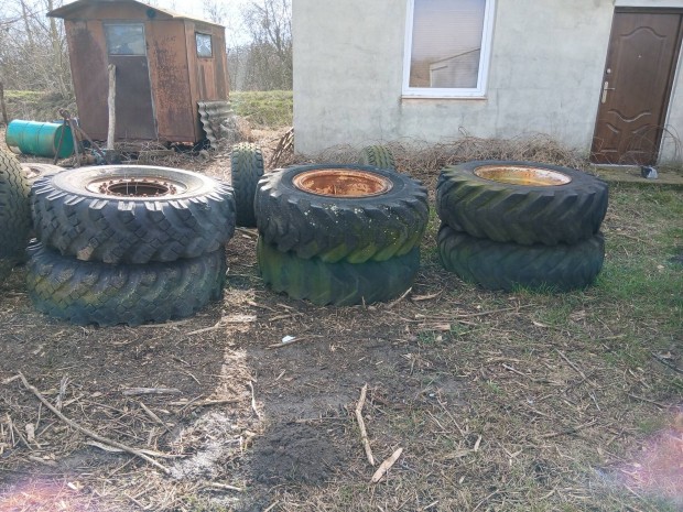 Rakod�g�p kerekek