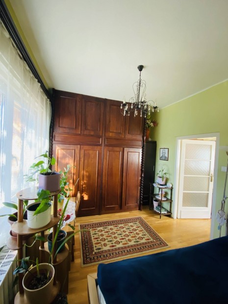 R�kospalotai k�t gener�ci�s h�z elad�