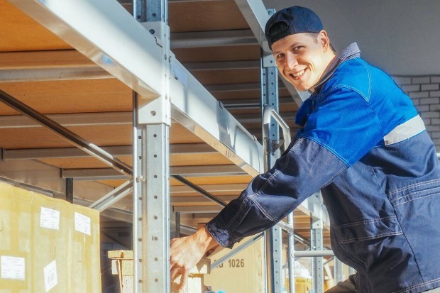 Raktáros targoncás kollégát keresünk!