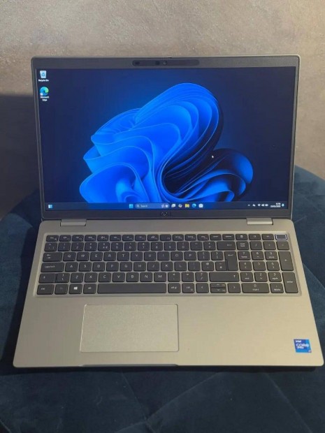 Random a 2000ből: Dell 5520