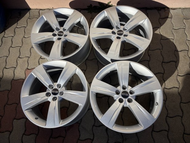 Range Rover Velar 8.5X19 ET45 5X108 alufelni + Tpms