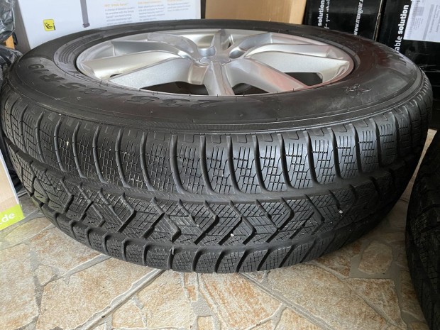Range Rover felni + Pirelli Scorpion Winter 235/65 R19