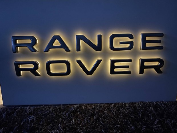 Range Rover reklám tábla