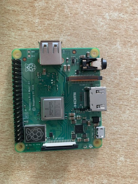 Raspberry Pi 3 Model A+ , tokkal