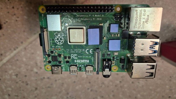 Raspberry Pi 4 Model B elad