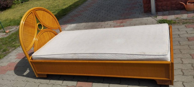 Rattan gy elad