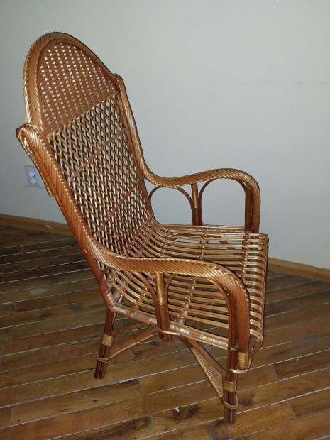 Rattan fonott szk ujjszer