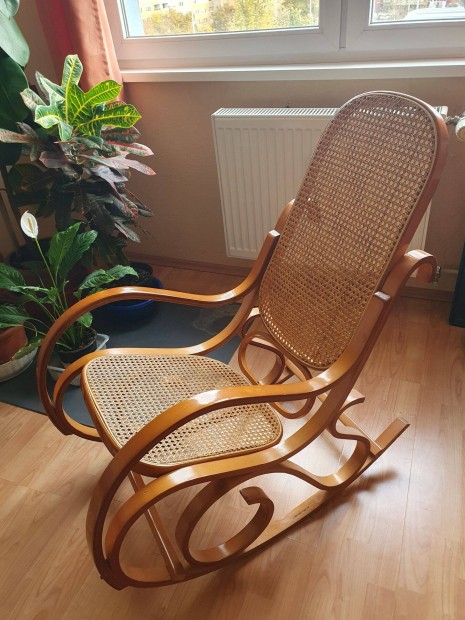 Rattan hintaszk