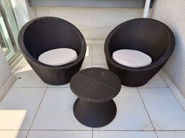 Rattan kerti, terasz bútor, fotellel és kisasztallal