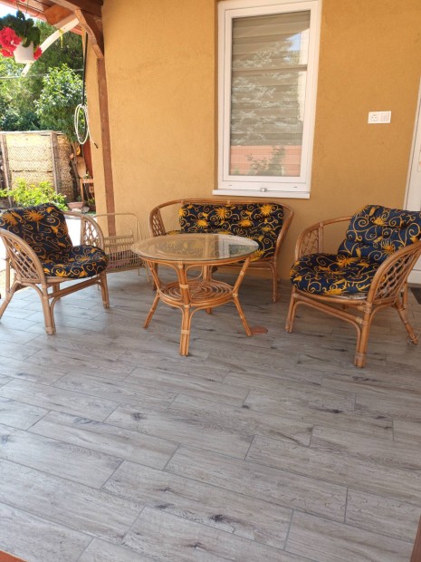 Rattan ülőgarnitura teraszra