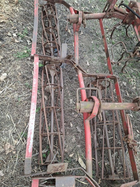 Rau henger tart� keret