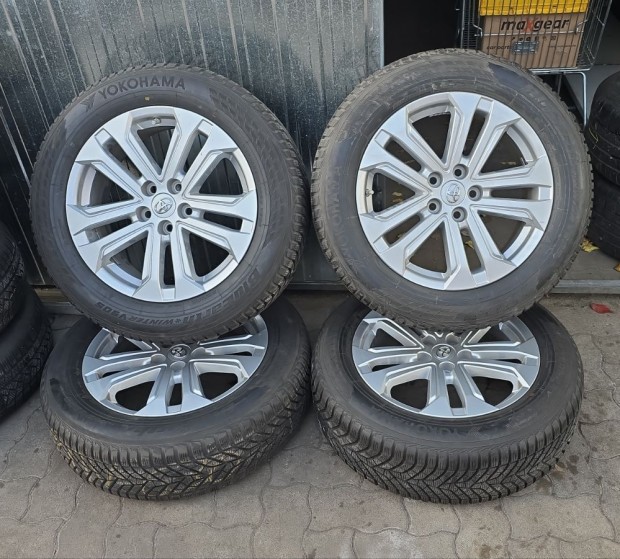 Rav4 2018-2024 felni szett tligumival elad