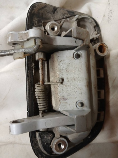 Rav 4 csomagt�rajt� z�r